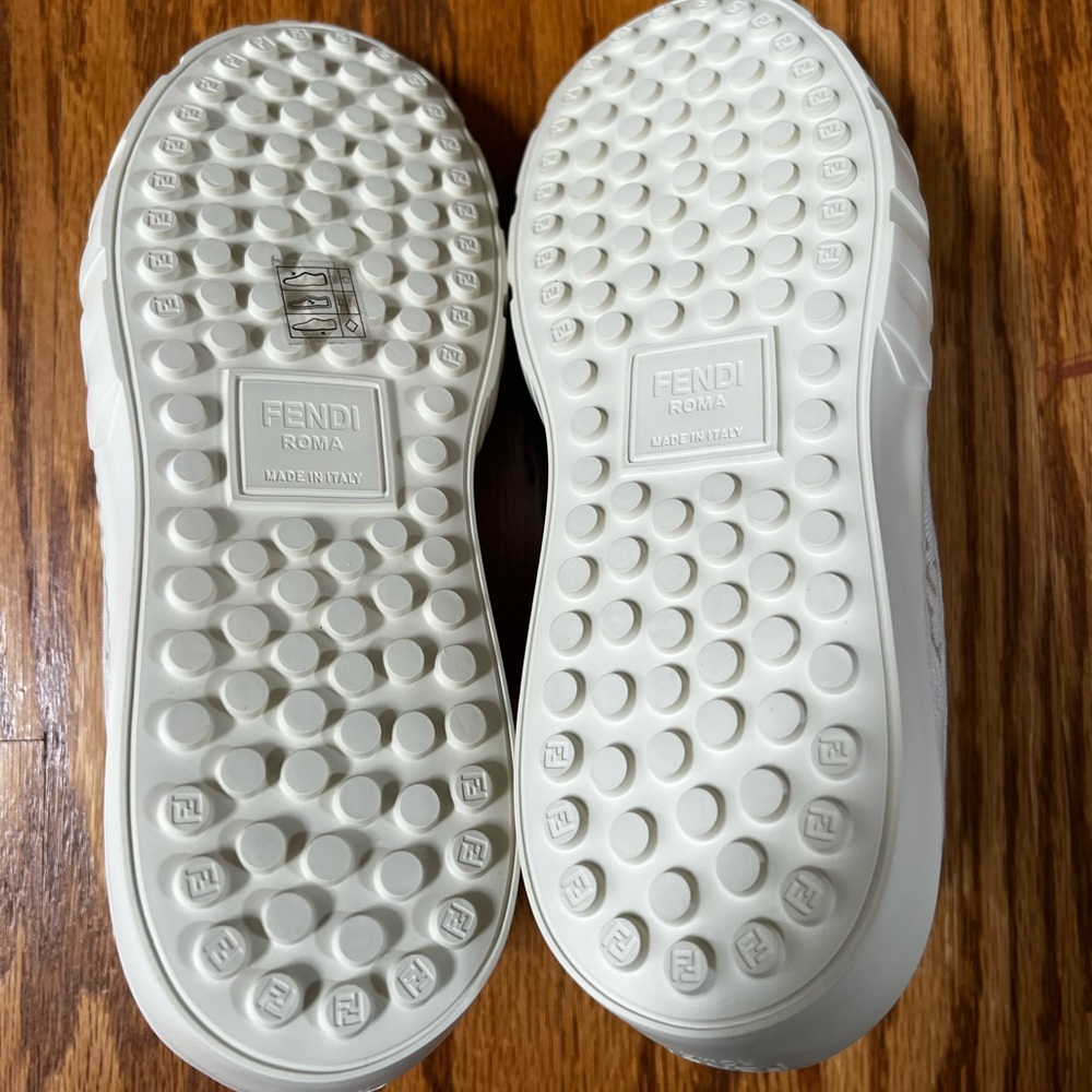 Fendi Camelia FF Karligraphy low-top sneakers in 38.5 - Picture 11 of 12